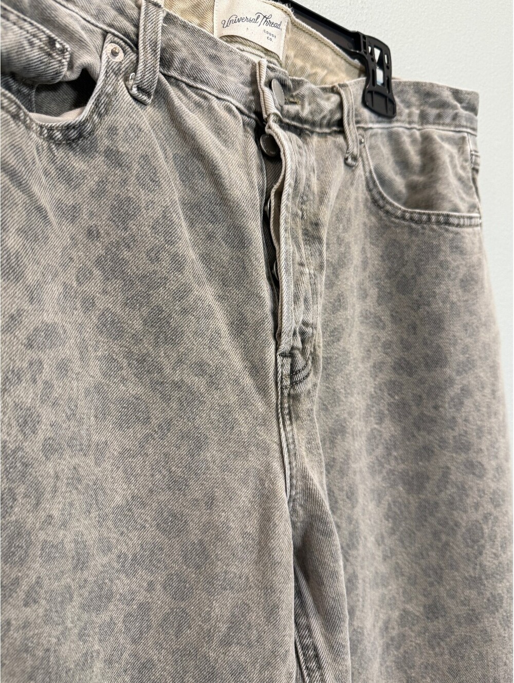 Universal Thread Mid Rise 90s Baggy Jean's In A Cheetah Print - Women's 12 - Picture 5 of 7
